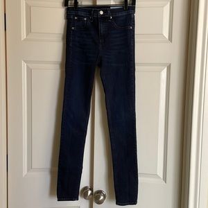 Rag and Bone 10” High Skinny Jean in Lynwood Wash- Never worn!